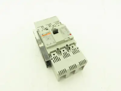 Fuji BW32SAG3P030 3-Pole Auto Circuit Breaker 30A 690V 3Ph Molded Case Lot of 2