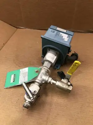 UE Universal Electric J400-S156B Water Pressure Switch 0-100PSI / 200PSI 480VAC
