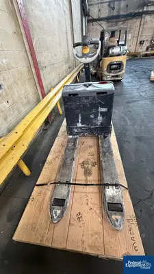 USED Crown Crown Pallet Runner, Model WP3035-45, 4500#