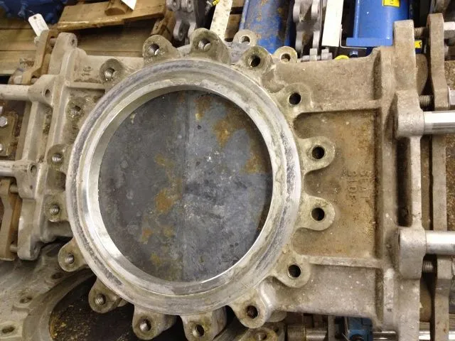 TL knife gate valve with actuator size 16"