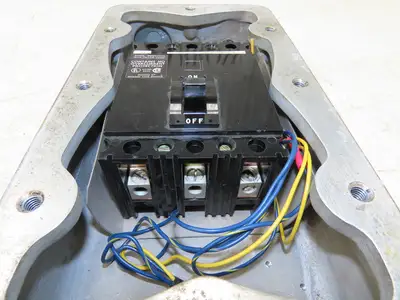 Square D H-100-XFA Explosion Proof Circuit Breaker Switch Enclosure 100A 600VAC
