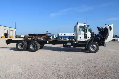 New | in-Stock 2026 MACK GRANITE 64BR Cab Chassis trucks Texas US | Roll Off Truck World #1491868