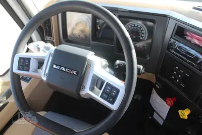 New | in-Stock 2026 MACK GRANITE 64BR Cab Chassis trucks Texas US | Roll Off Truck World #1491873
