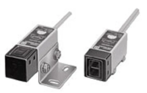 Omron E3S-2DB41 2M General Purpose Photoelectric Sensor, Built In Amplifier [New]