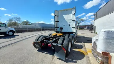 2019 INTERNATIONAL LT625 Sleeper Truck Tractor | Platinum Group (5)