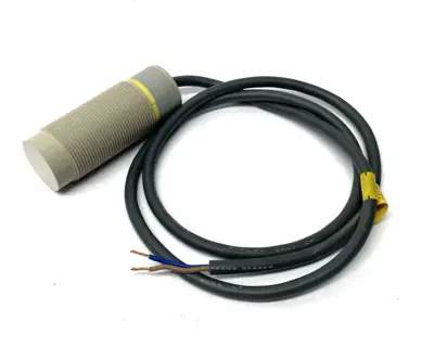 USED OMRON CAPACITIVE PROXIMITY SWITCH CYLINDER TYPE, M30 15MM