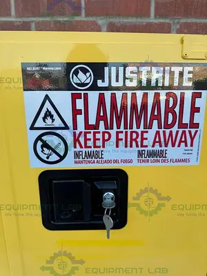 USED JUSTRITE 4 GALLON FLAMMABLE LIQUID STORAGE CABINET W/ SOFT CLOSE DOORS, KEY