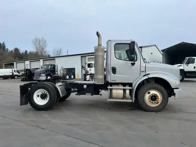 Used 2011 FREIGHTLINER BUSINESS CLASS M2112 Cab Chassis trucks Washington US | Puget Sound Truck Sales #1546539