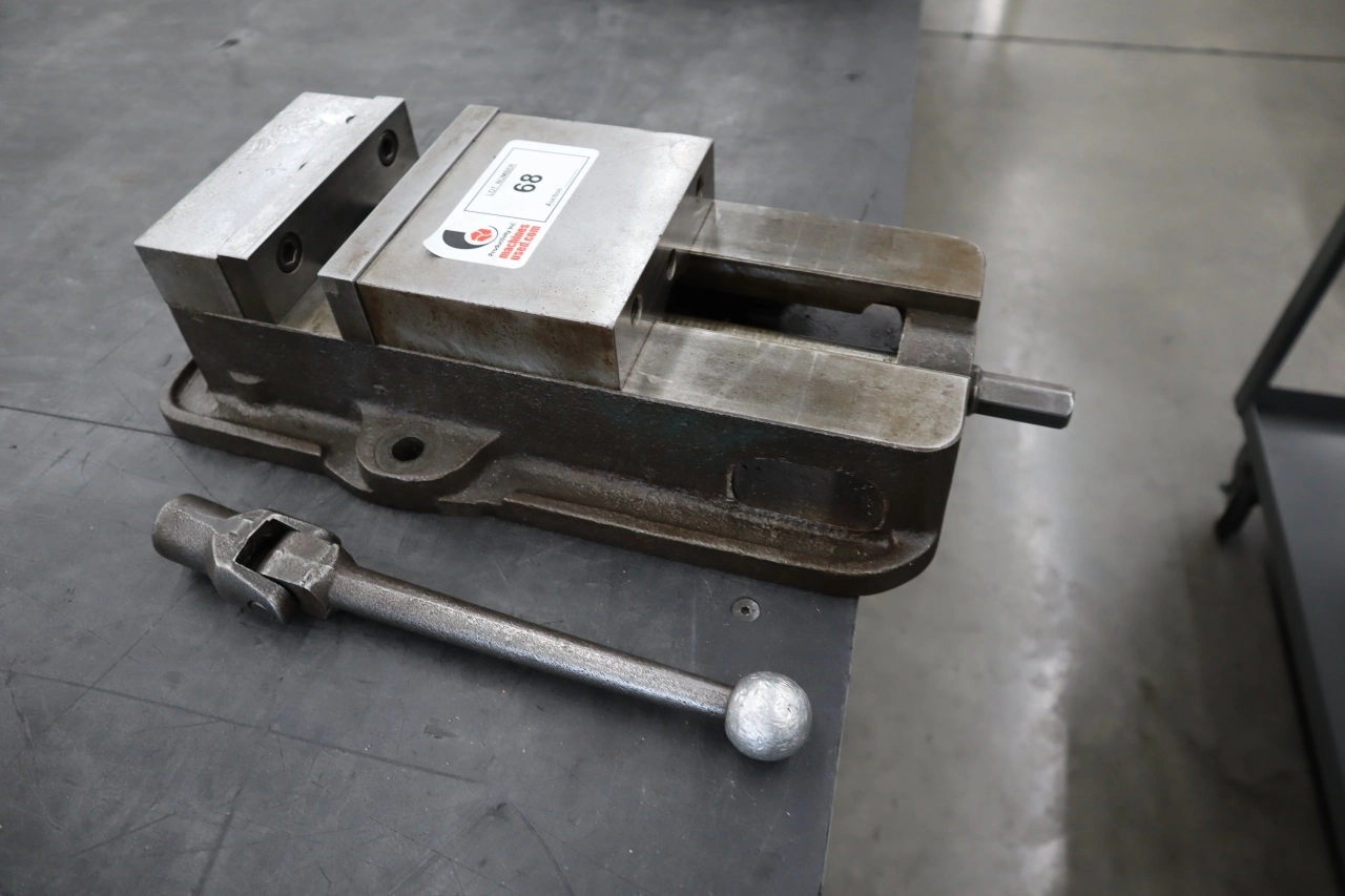 Used KURT WORKHOLDING SOLUTIONS D-675 Vises Minnesota US | Machinesused.com #1505715