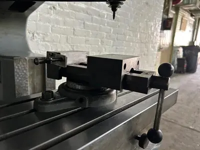 5283-330 Gorton 2-Dimensional Pantograph / Engraver Model P1-2, with Swivel Vise