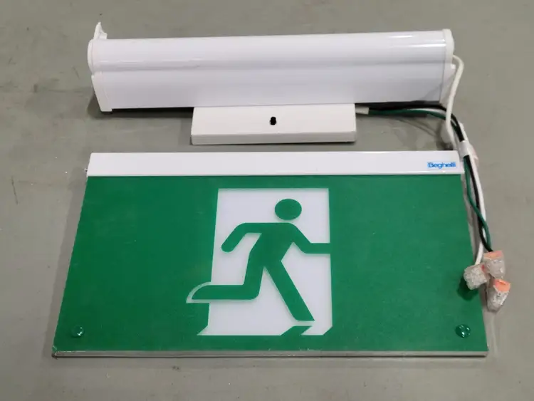 Used BEGHELLI CRV-RM-L-U-S-0LR-UDC Safety Equipment British Columbia CA | Lenmark #279476