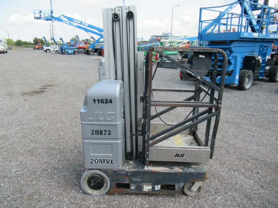 USED 2020 JLG 20MVL