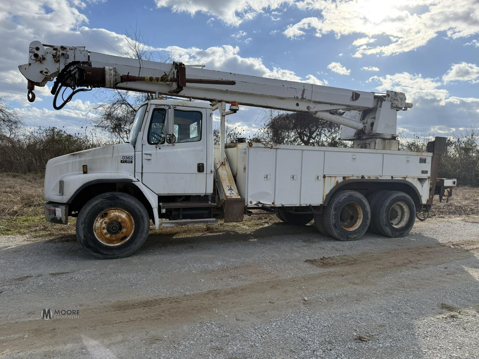 Used 2001 FREIGHTLINER FL80 Bucket (boom) trucks Tennessee US | Moore Equipment #1517283