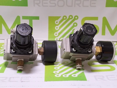 SMC AR20-01 PNEUMATIC REGULATOR W/ PRESSURE GAUGE