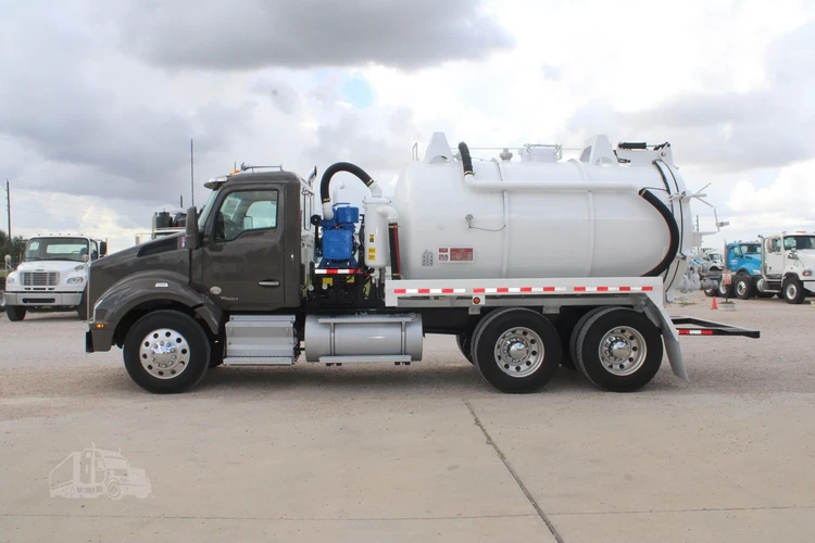 Used 2019 KENWORTH T880 Septic/Sewer/Vacuum Trucks Texas US | Roll Off Truck World #1491813