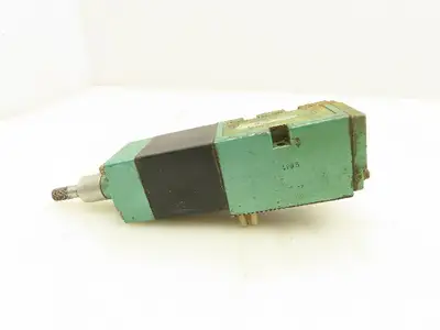 Numatics 152SA400K011Z MK15 Pneumatic Directional Solenoid Valve 120V Lot of 2