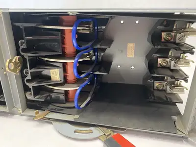 USED SQUARE D SER. E1 FUSIBLE TWIN SWITCH PANELBOARD DISCONNECTOR UNIT 100A