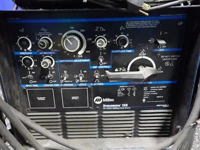Used 1996 MILLER SYNCROWAVE 250 Tig Welders Ohio US | HGR 24 #1056299