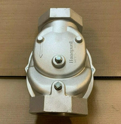 Honeywell V5055B1085 Solenoid Valve [New]