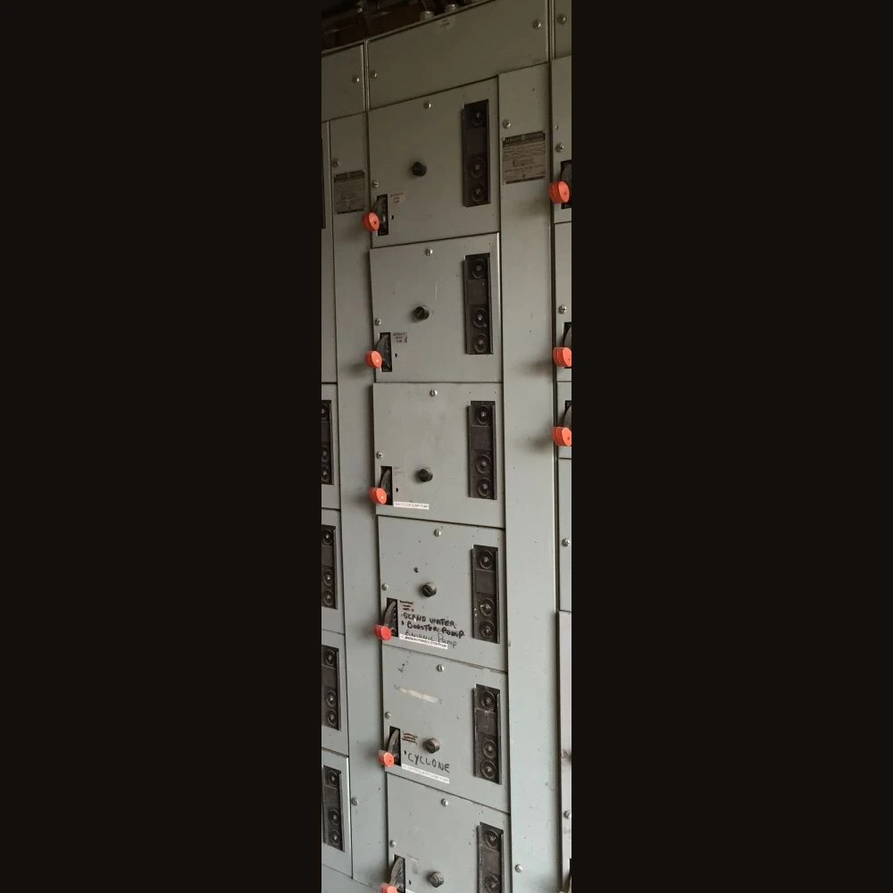 General Electric 600 Volt 8000 Line MCC Section
