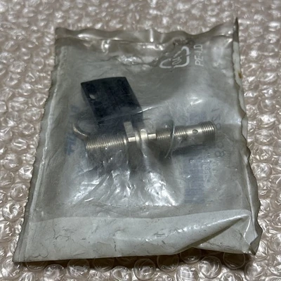 NEW Balluff BES M12MI-PSC40B-S04G
