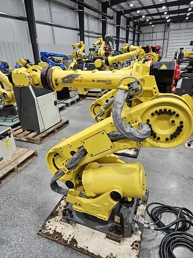 Used 2015 FANUC R-2000IC/210F Robots Ohio US | Six Axis Solutions #397828