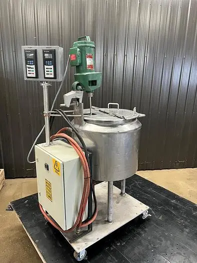 Used LEE INDUSTRIES 30 U Stainless Steel Tanks Quebec CA | Carter-Wilson Equipment Services #450991