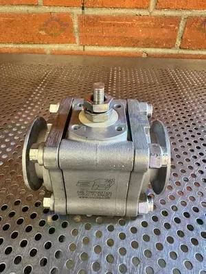Used A&N CORPORATION A35I STAINLESS STEEL BALL VALVE W/ KF50 VACUUM FITTING Valves/Fittings California US | Equipment Lab #1338200