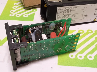 RKC C100FJA3-V*NN TEMPERATURE CONTROLLER 24V DC