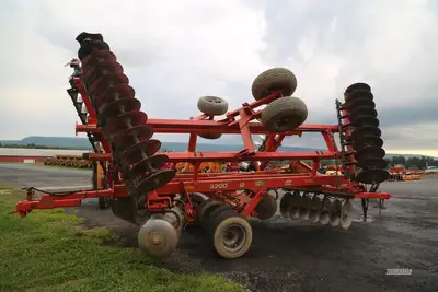 Used KUHN KRAUSE 8200-25W Tandem Discs Pennsylvania US | Zimmerman Farm Service #1409920