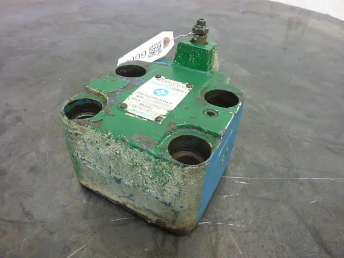 Used SPERRY VICKERS CG10B20 Valves/Fittings Michigan US | Ideal Machinery #608399