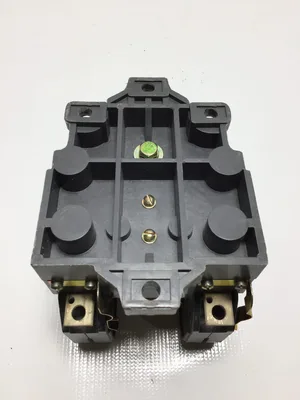 Cutler Hammer ME120C Contactor 125VDC