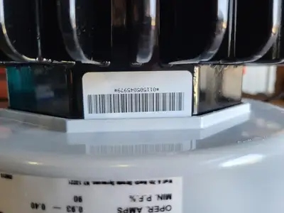 NEW CROUSE-HINDS VMV7L/UNV1