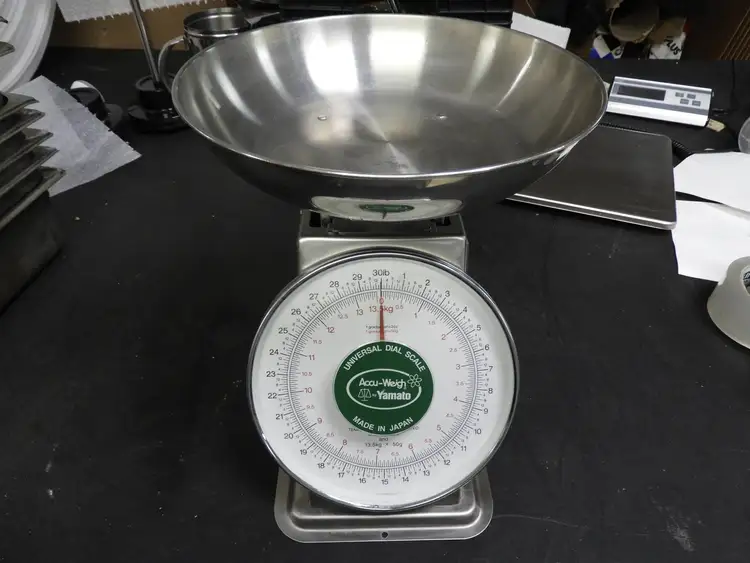 Used Yamato Used Yamato SMN Series Mechanical 30lb Food Scale - SMN Food Scales Illinois US | Falcon Restaurant Supply #1376575