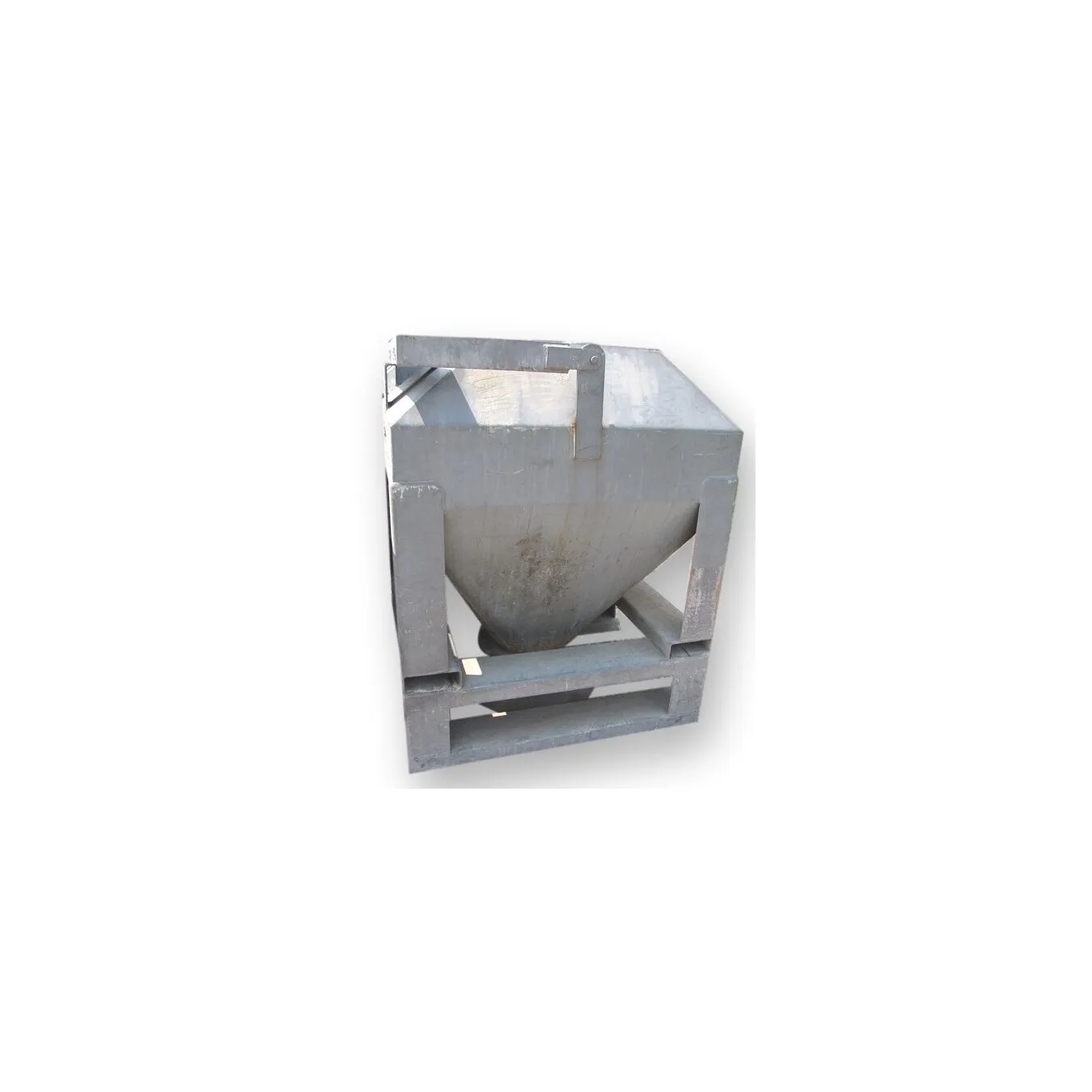 32 CUBIC FOOT USED CARBON STEEL TOTE BIN WITH BRAY BUTTERFLY VALVE