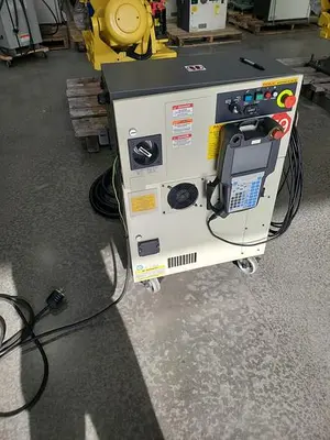 USED 2015 FANUC R-2000IC/210F