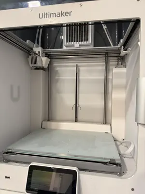 Ultimaker Dual Head 6 Station 3D Printer With Extra Spools