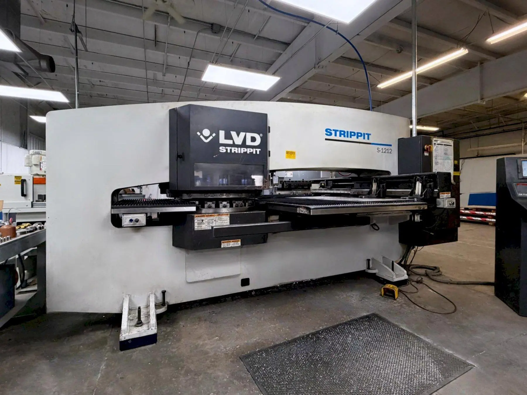 Used 2013 LVD STRIPPIT S-1212 Turret Punches Illinois US | Machine Factory Outlet #1262722