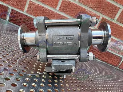 USED PBM SIC-E5X-D-F04D STAINLESS STEEL BALL VALVE W/ 1" SANITARY FITTING