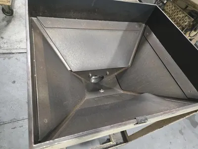 (1) Auger Hopper