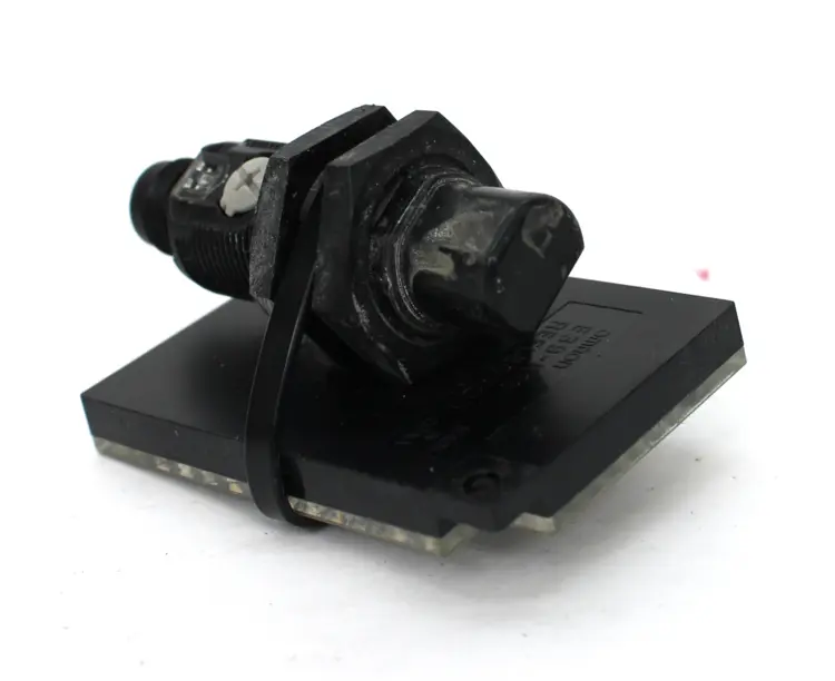 Used OMRON E3RA-RP21 Photoelectric Sensors Kentucky US | Industrial Parts R Us Inc. #357039