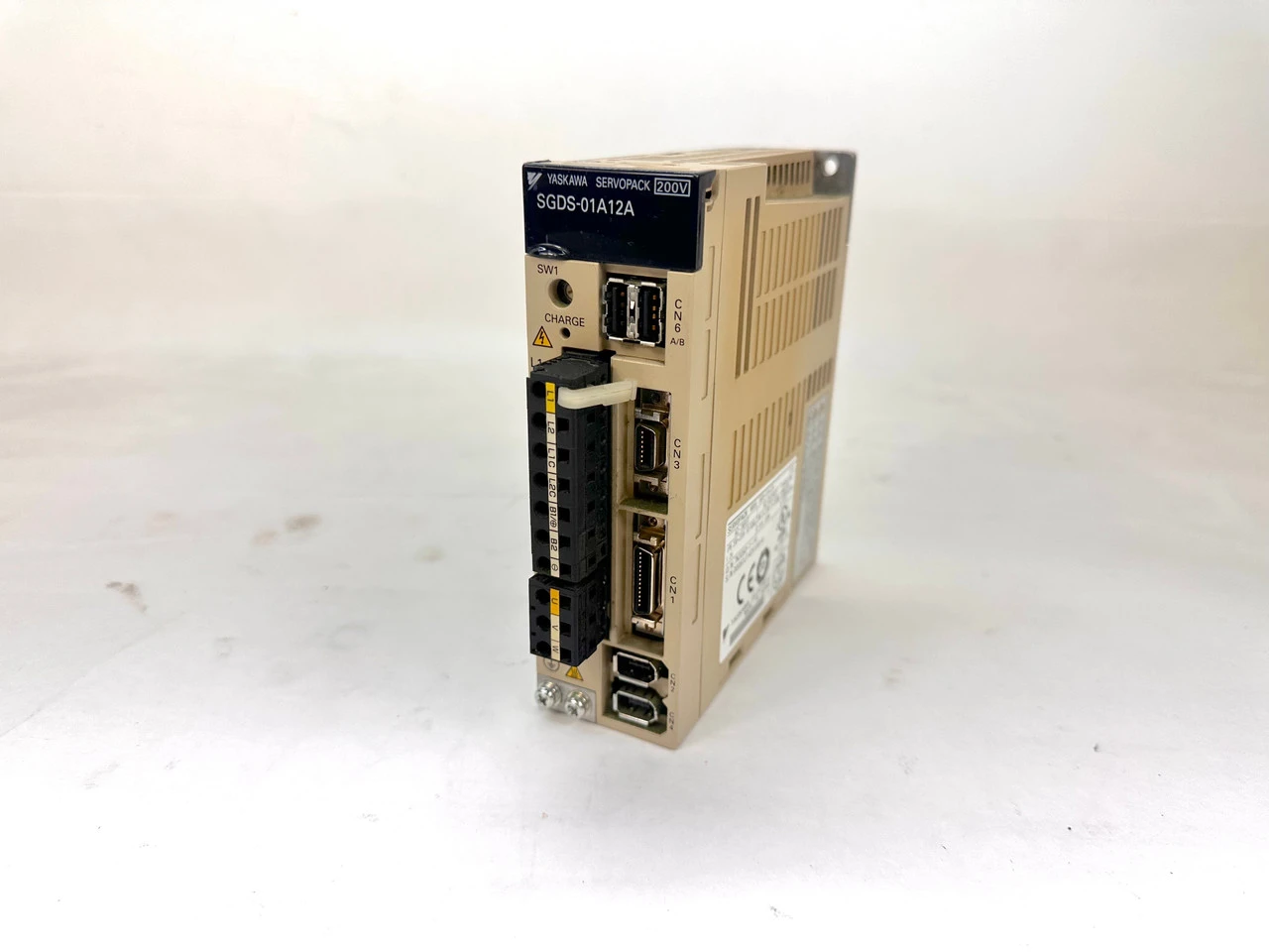 USED YASKAWA ELECTRIC SGDS-01A12A