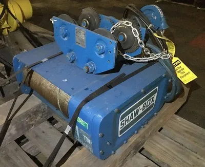 Shaw-Box 80L01050S33A Pneumatic Hoist 2000 lb Capacity 33 fpm Speed Used