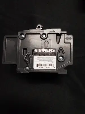 Used Siemens Siemens BQ3B015L 3 Pole 15 A Circuit Breaker Circuit Breakers US | Infinity wholesale & Supply LLC #1305615