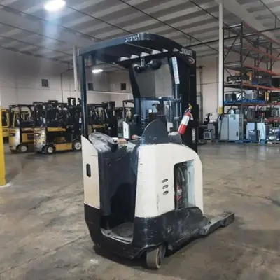 USED 2016 CROWN RR5725-45