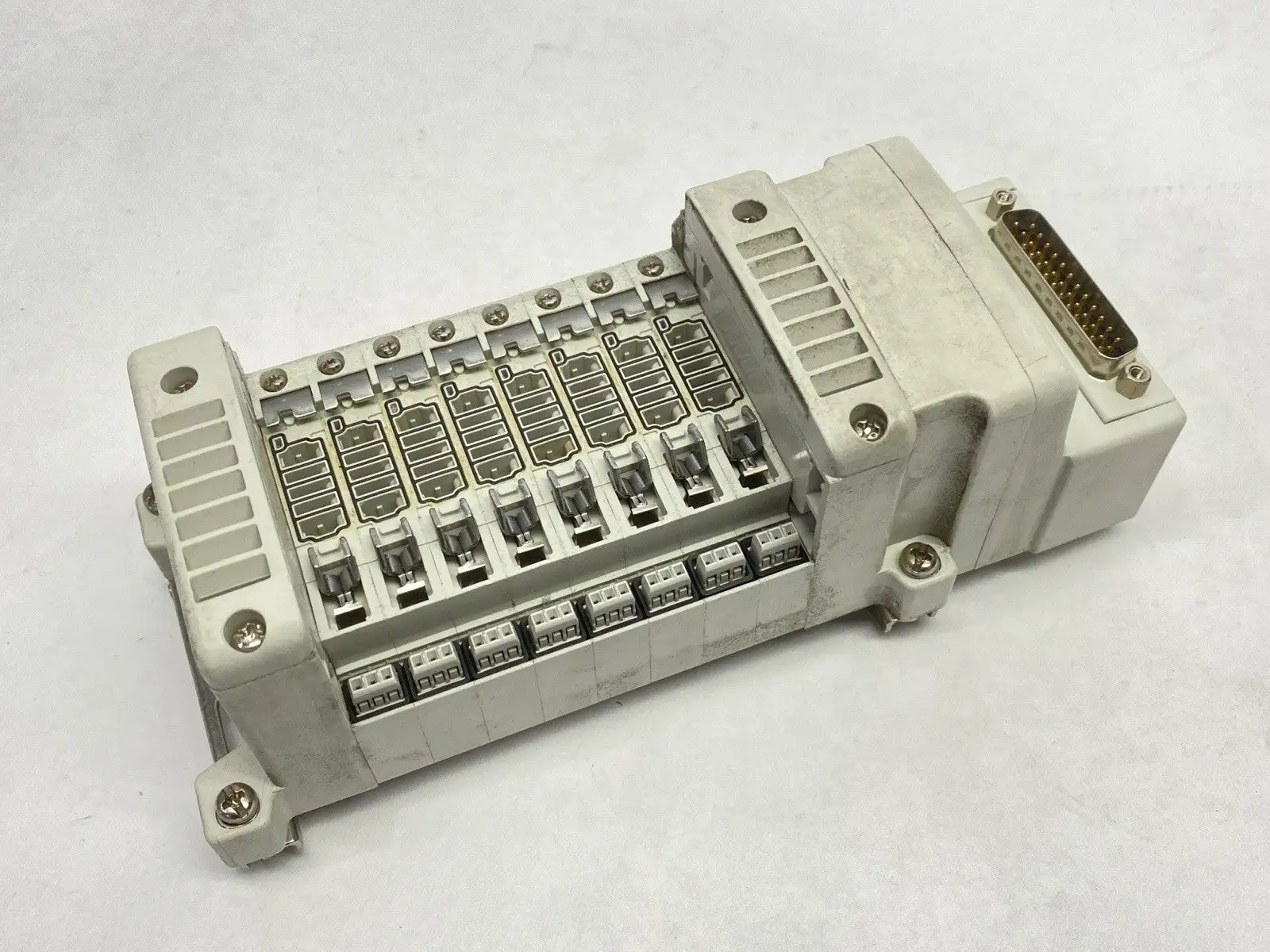 VV5QC11-08N7FD0-D0S | SMC  Pneumatic Manifold Assembly 8-Station - Used