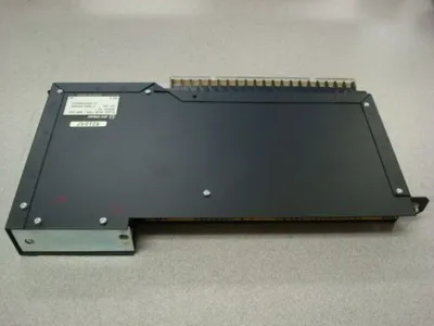 Square D 8030 ROM-221 SY/MAX Output Module Series F2 Used