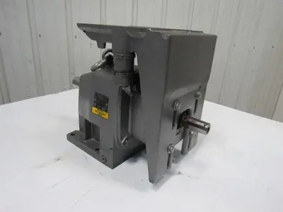 Nord SK32-VLMKN213-213T  In Line Speed Reducer 3.75:1 Ratio