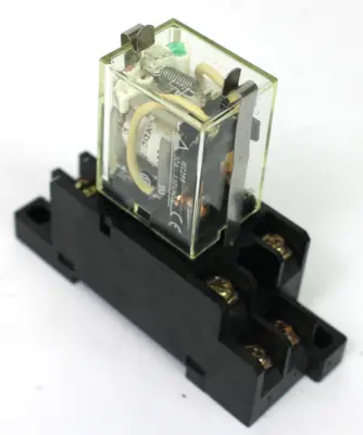 Omron LY2N Relay w/ Socket Base, 10A, 8 Pin