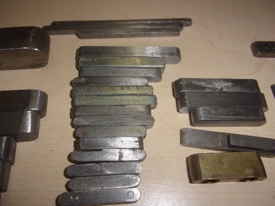 Lot of 34  Machine/Drive  Pulley Keys